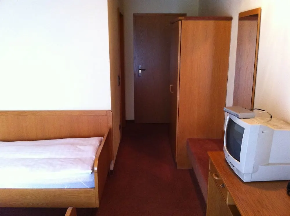 Hotel Bacchusstube Garni Goldbach  3*, Goldbach (Bavaria) Alemania
